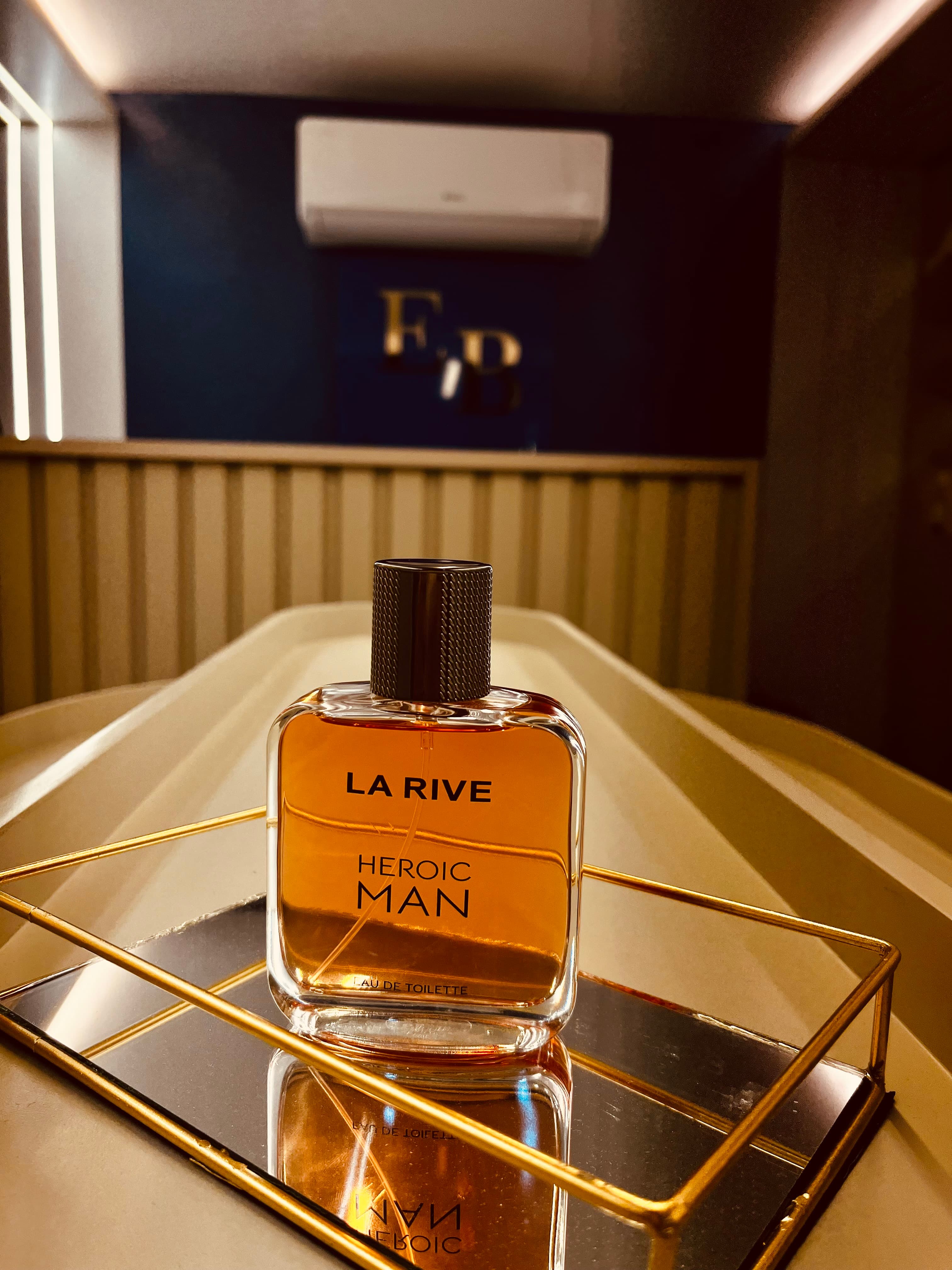 La Rive Heroic Man
