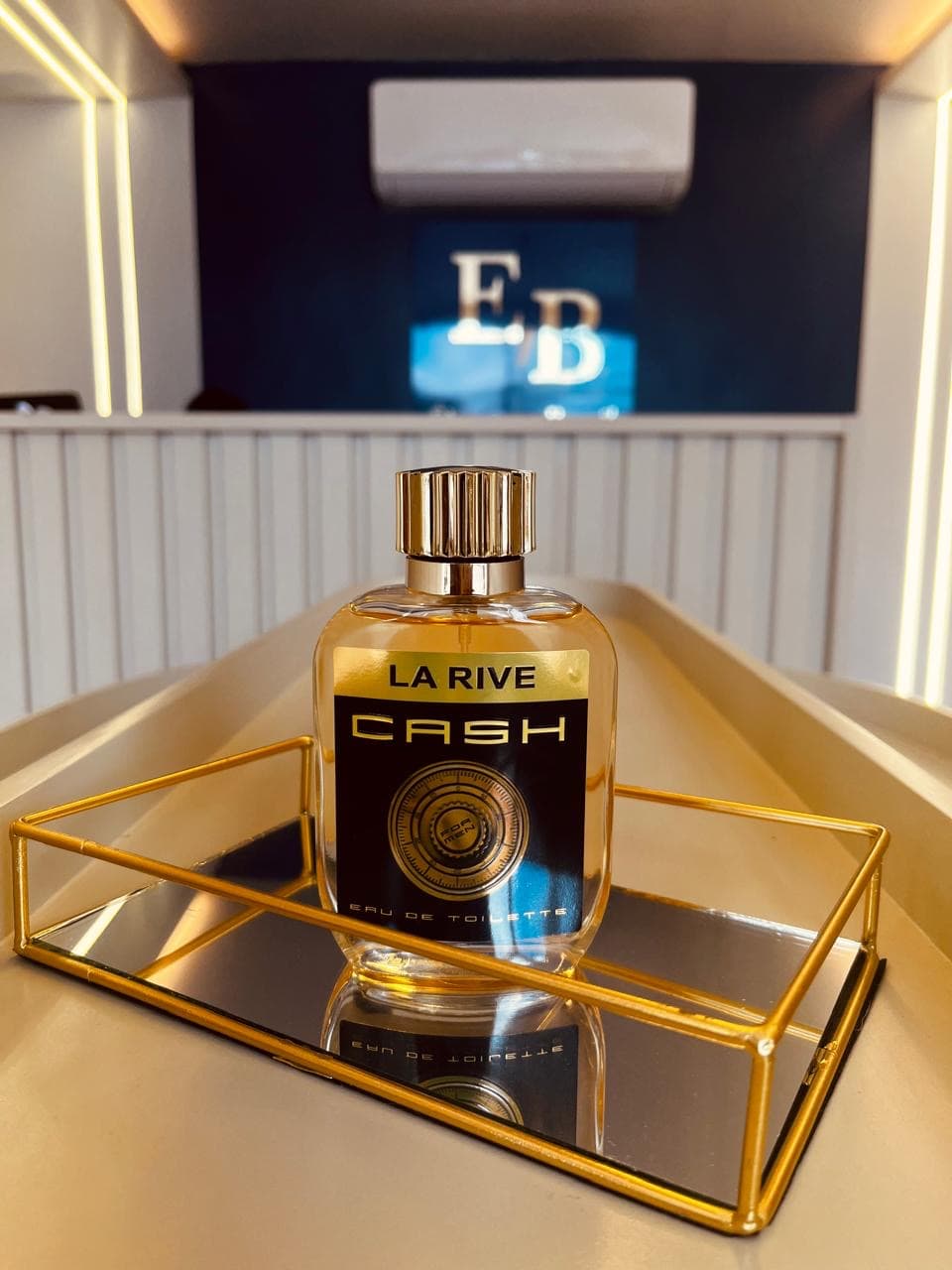 La Rive Cash